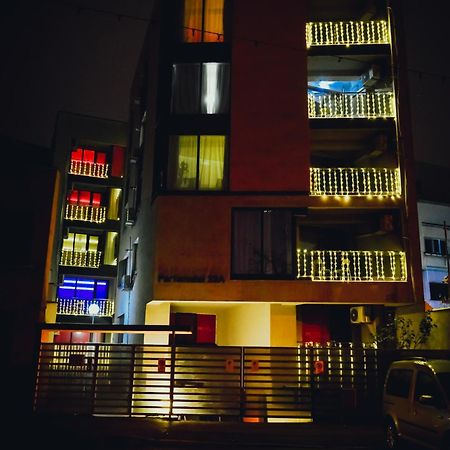 City Center Suite With Terrace Bucharest Luaran gambar