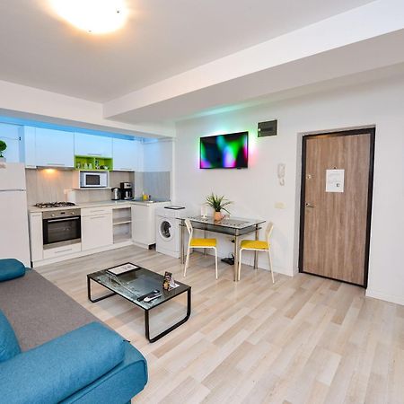 City Center Suite With Terrace Bucharest Luaran gambar